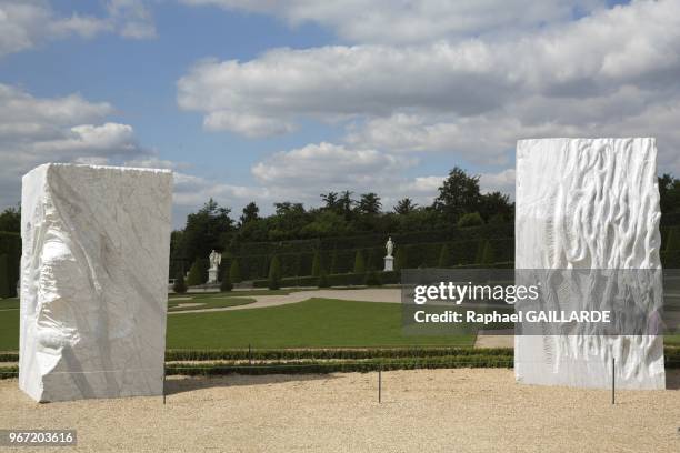 Le Chateau de Versailles accueille l'artiste Giuseppe Penone le 15 juin 2013 pour son rendez vous annuel avec la creation contemporaine. L'artiste...