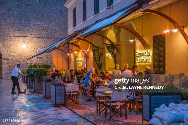 seaside ristorante, dubrovnik, croatia - dubrovnik cafe stock pictures, royalty-free photos & images