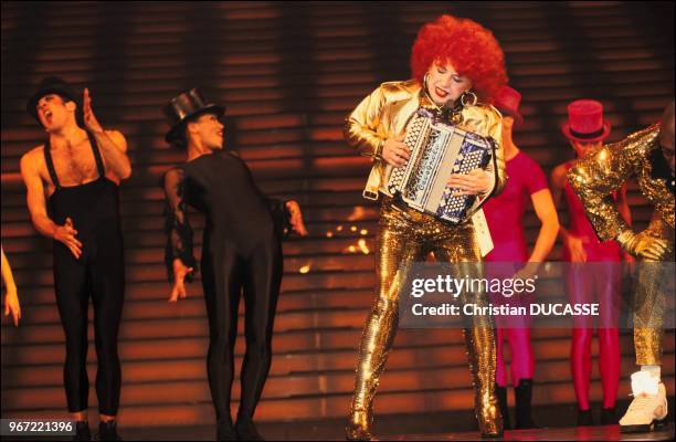 . YVETTE HORNER AU CASINO DE PARIS.