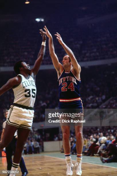Bill Bradley of the New York Knicks shoots the ball against the Boston Celtics circa 1972 at the Boston Garden in Boston, Massachusetts. NOTE TO...