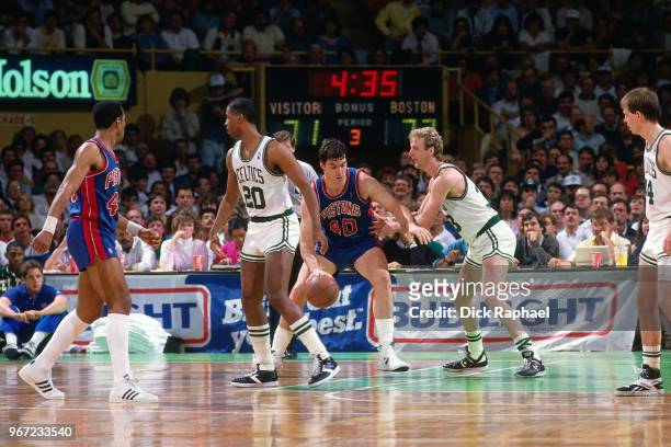 Larry Bird of the Boston Celtics defends Bill Laimbeer of the Detroit Pistons circa 1988 at the Boston Garden in Boston, Massachusetts. NOTE TO USER:...