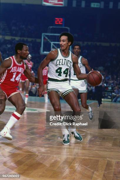 Dave Bing of the Boston Celtics handles the ball against the Atlanta Hawks circa 1978 at the Boston Garden in Boston, Massachusetts. NOTE TO USER:...