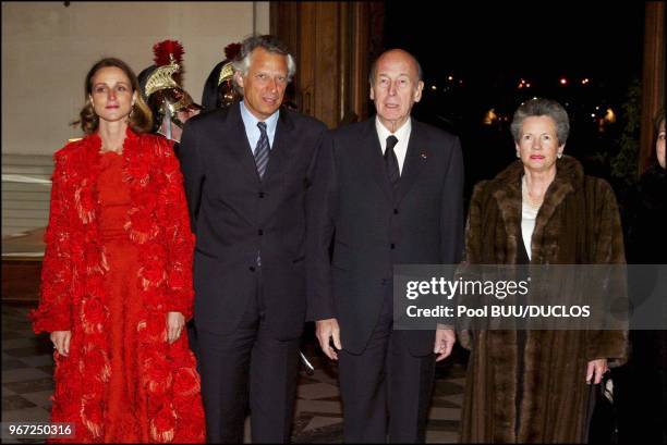 Dinner at the Foreign Ministry for Chinese President Hu Jintao. Left to right: Marie-Laure and Dominique de Villepin, Valery and Anne-Aymone Giscard...