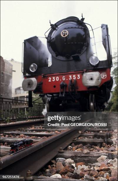 . LE TRAIN DE "LA PETITE CEINTURE" A PARIS DERNIER VOYAGE.