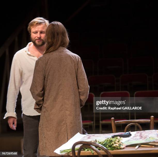 Florence Viala et Stéphane Varupenne de la Comédie-Française interprètent au 'Théâtre du Vieux Colombier' la pièce Vania d'après ''Oncle Vania...