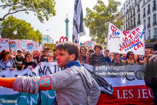 Service d'ordre lors de la manifestation du mouvement "La France Insoumise" depuis la place de la Bastille jusqu'à la place de la République pour...