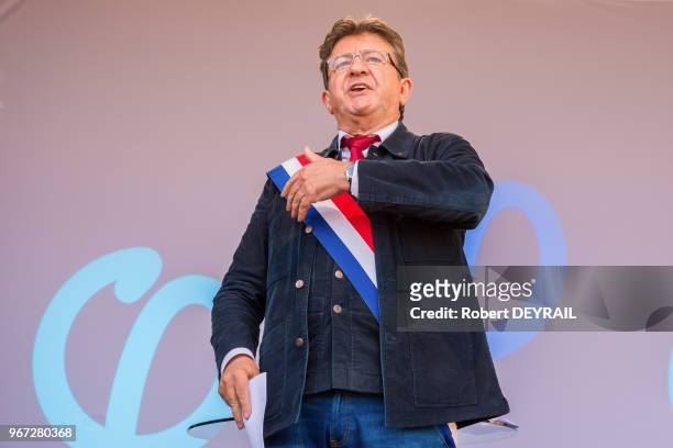 Jean-Luc Mélenchon président du mouvement "La France Insoumise" lors d'un discours, Place de La République après avoir manifesté contre les...