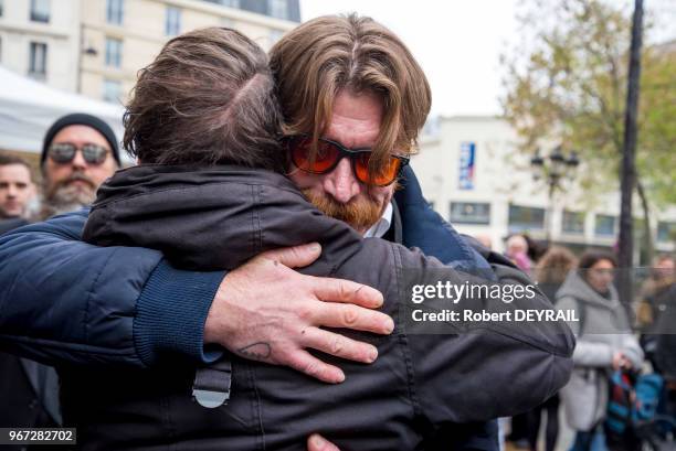 Jess Hugues, chanteur du groupe 'Eagles of Death Metal', qui s'était produit sur scène durant l'attaque terrosiste du 13 novembre 2015 au Bataclan,...