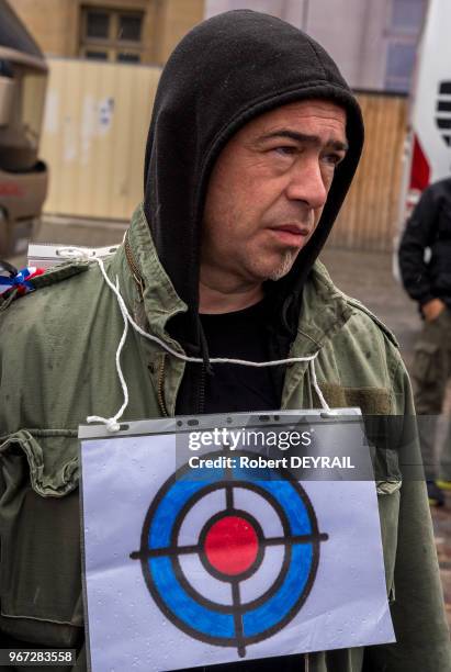 L'appel notamment de l'Association "Femmes Des Forces De L'Ordre En Colère" , policiers et femmes de policiers ont manifesté pour protester du manque...