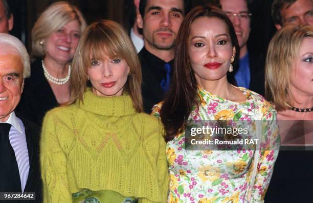 Rosanna Arquette and Barbara Carrera.