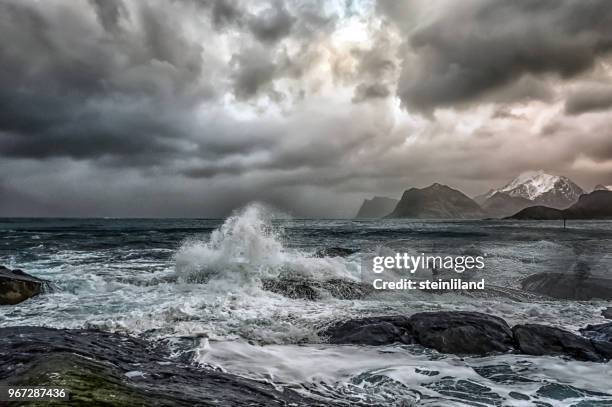 stormy sea and beach, flakstad, lofoten, nordland, norway - northern norway stock-fotos und bilder