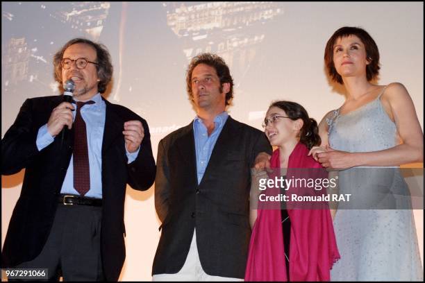 The crew of "Mercredi, folle journee" by Pascal Thomas , Vincent Lindon, Victoria Lafaurie and Alessandra Martines.