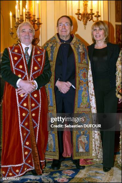 Charles Aznavour, Robert Hossein, "Pope of the entertainment" and his wife Candice Patou.