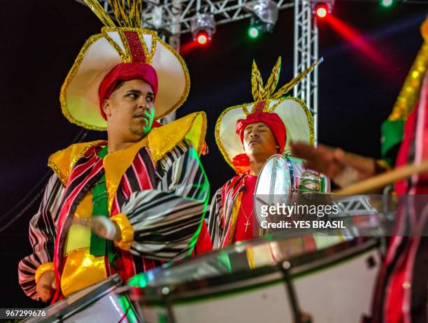 carnival - brazil - samba school battery - "surdo and repique" - surdo stock pictures, royalty-free photos & images
