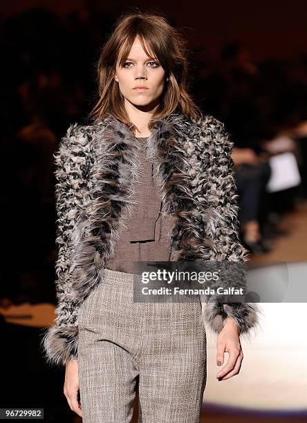 Model walks the runway at the Marc Jacobs Fall 2010 Fashion Show during Mercedes-Benz Fashion Week at the NY State Armory on February 15, 2010 in New...
