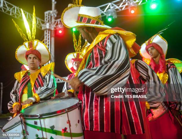 carnival - brazil - samba school battery - "surdo and repique" - surdo stock pictures, royalty-free photos & images