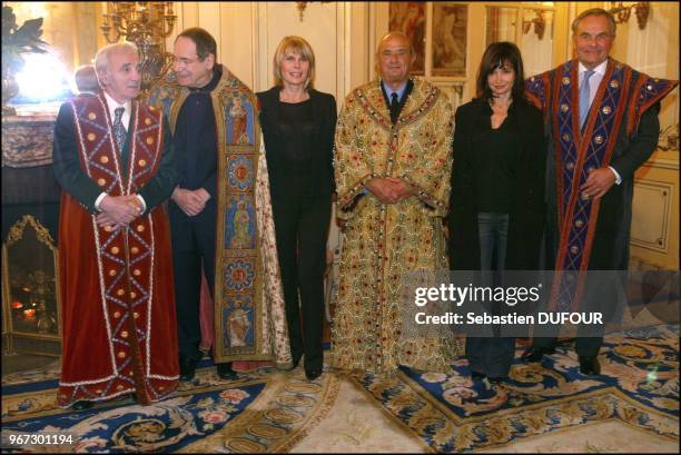 Charles Aznavour, Robert Hossein, "Pope of the entertainment", Candice Patou, Paul Bocuse, Evelyne Bouix and Bernard Magrez.