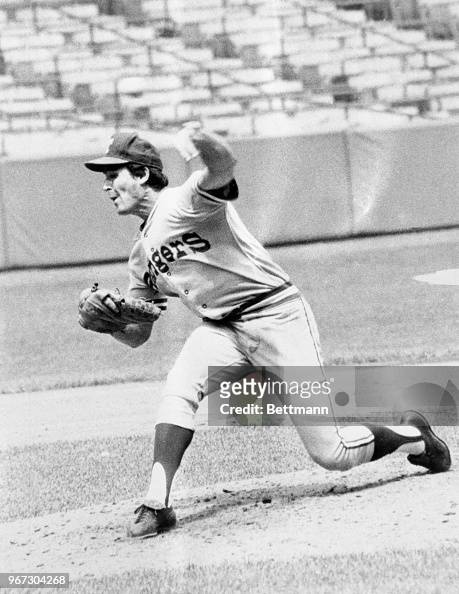 Paul Lindblad  Baseball photography, National baseball league, Oakland  athletics baseball