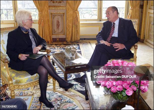 French president Jacques Chirac receives Carla Del Ponte, prosecutor of the International Criminal Tribunal for the former Yugoslavia.