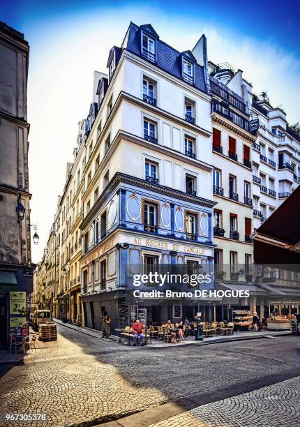 Le cafe-restaurant 'Au Rocher de Cancale' dans la rue Montorgueil le 17 Juillet 2013, Paris, France.