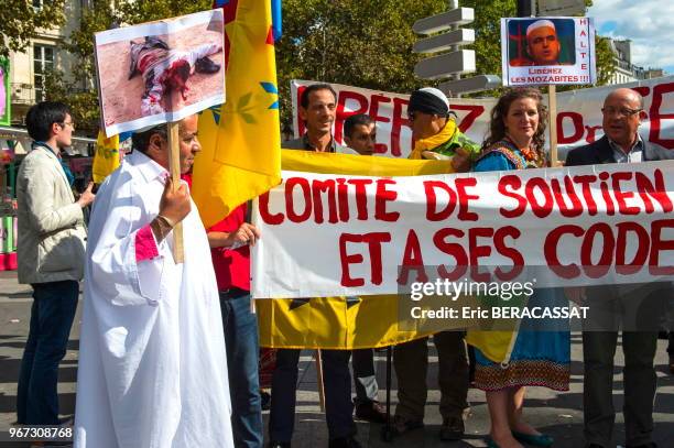 Rassemblement d'un comité de soutien demandant la libération de l?activiste pro-Amazigh Kameleddine Fekhar et ses 24 co-accusés emprisonnés en...