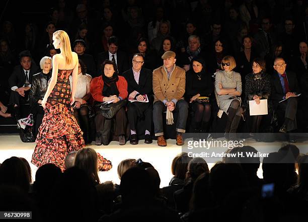 Bergdorf Goodman Senior Vice President of Fashion Linda Fargo and Editor-in-chief of American Vogue Anna Wintour attend the Carolina Herrera Fall...