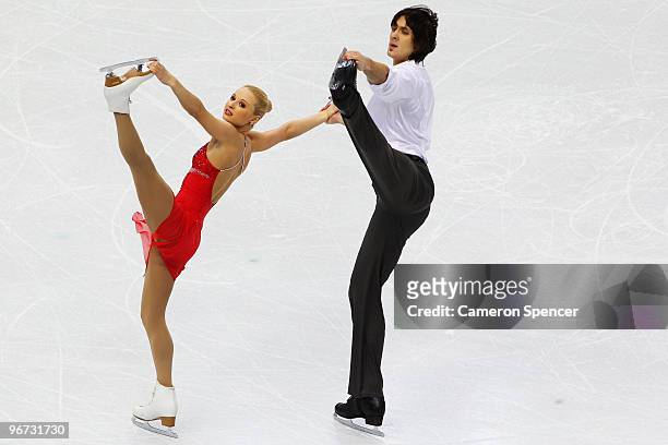 Maria Mukhortova and Maxim Trankov of Russia compete in the figure skating pairs free skating on day 4 of the Vancouver 2010 Winter Olympics at the...