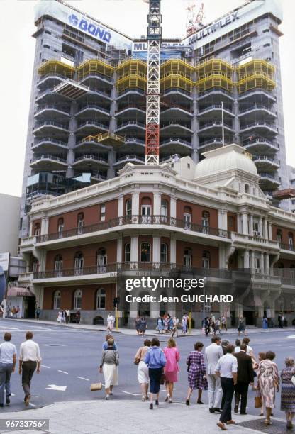 Chantier au dessus d'un immeuble ancien le 14 février 1986 à Perth en Australie.