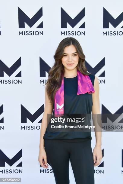Hailee Steinfeld keeps cool with Mission on June 4, 2018 in Hollywood, California.