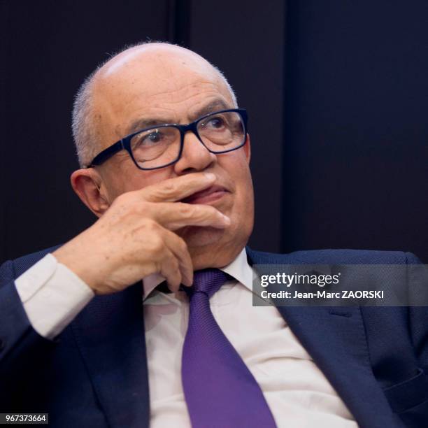 Portrait de Fathallah Oualalou, économiste et homme politique marocain, affilié à un parti de gauche, l'Union socialiste des forces populaires et...