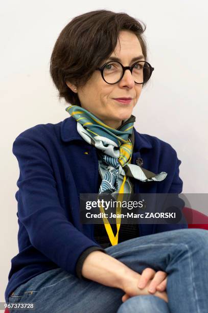 Charlotte Moundlic, directrice artistique éditiorial jeunesse à "L'École des loisirs" lors du Salon du Livre le 25 mars 2017, Paris, France.