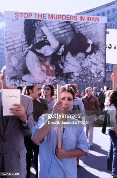 Manifestation de soutien au dirigeant iranien libéral Chapour Bakhtiar le 17 septembre 1979 à Londres, Royaume-Uni.