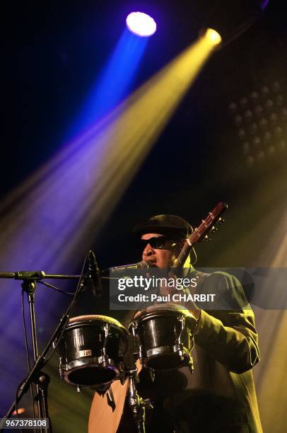 Le guitariste americain Raul Midon en concert à l'Alhambra le 22 avril 2015, Paris, France.