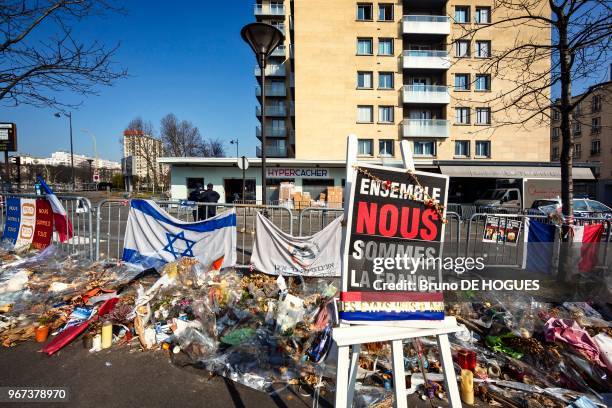 Réouverture du supermarché l'Hyper Cacher le 18 mars 2015, Vincennes, France.