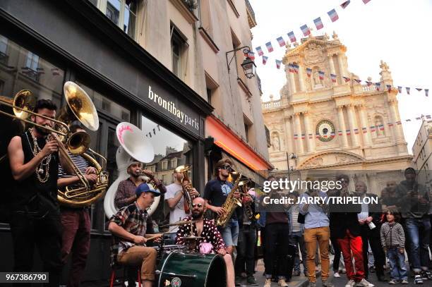 Fete de la musique, orchestre de cuivre Les Autres, 21 juin 2015, Paris, France.