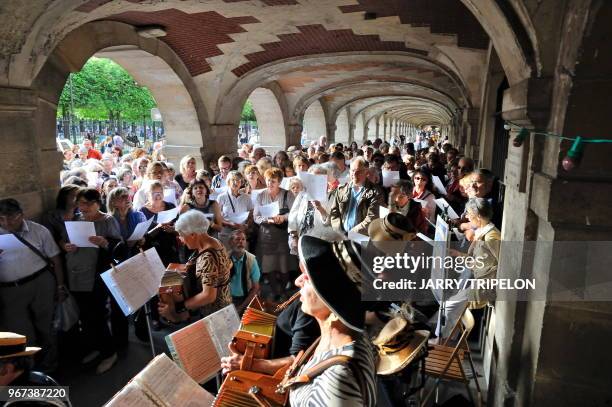 Fete de la musique Place des Vosges, Les Tigresses Diatoniques, 21 juin 2015, Paris, France.