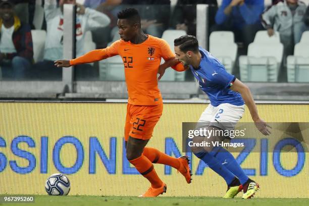 Eljero Elia of Holland, Mattia De Sciglio of Italy during the International friendly match between Italy and The Netherlands at Allianz Stadium on...