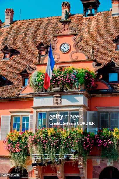 France, Alsace, Bas-Rhin, ,Route des vins, Barr, façade de l'hotel de ville, mairie.