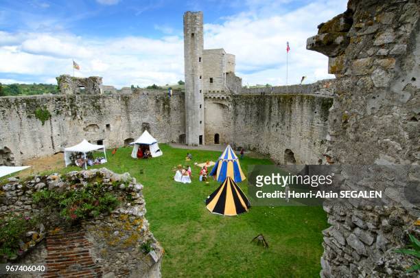 Animation historique dans la forteresse du Chateau de Billy, XIème siècle, dans l'Allier, Auvergne, France.