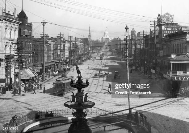 Street scene along Dexter Avenue to the Capitol in Montgomery, Alabama, USA, date unknown. .