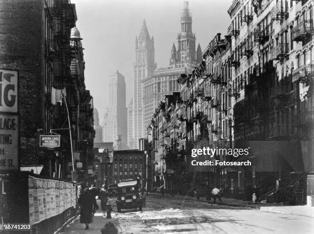 Henry Street, from Market, looking west, lower east side, Manhattan, New York City, New York, USA, 29 November 1935. .