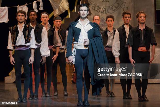 Edi Blloshmi accompagné des autres danseurs du Ballet de l'Opéra de Lyon, interprètent 'Carmen' de Roland Petit , musique de Georges Bizet, le 31...