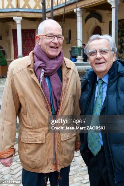 Bernard Pivot, journaliste francais et animateur d'emissions culturelles et Louis-Marc Chevignard, grand connetable de la Confrerie des chevaliers du...