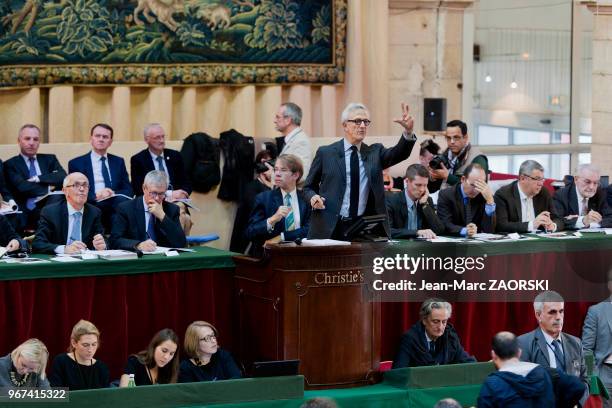 Le commissaire-priseur, François de Rickles, lors de la 155eme vente aux enchères des vins des Hospices de Beaune, l'une des plus célèbres...