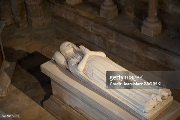 Gisant en marbre de Blanche , duchesse d'Orleans, fille de Charles IV et de Jeanne d'Evreux, Basilique de Saint-Denis le 13 novembre 2013, France.