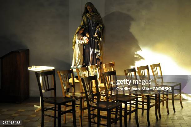 Dans l'eglise Notre Dame du Thor a Oraison, commune située dans le département des Alpes de Haute Provence en region Provence Alpes Côte d'Azur, en...
