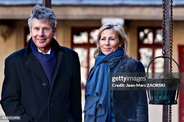 Le député-maire de Beaune Alain Suguenot en compagnie de la journaliste française Claire Chazal, invitée d'honneur cette année à la 155ème vente aux...