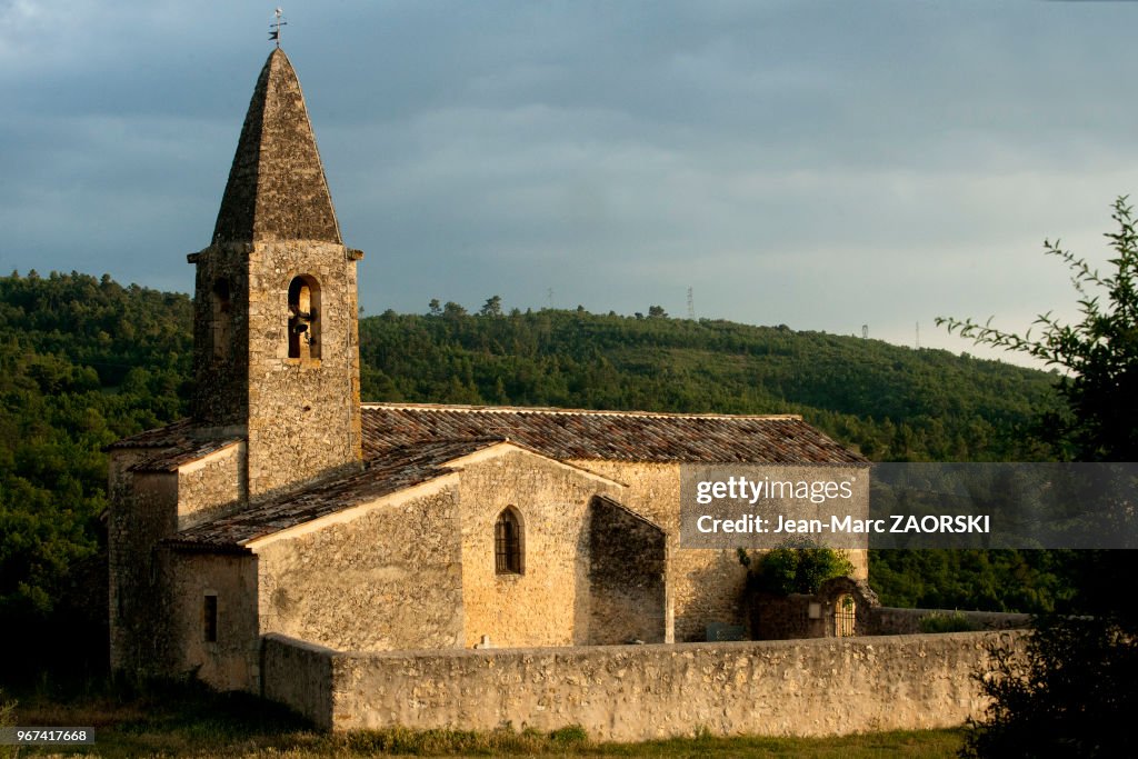 Le Village De Saint Martin De Bromes