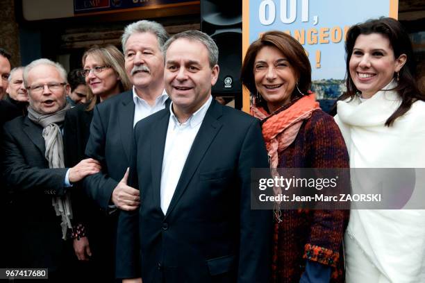 équipe UMP UDI avec de gauche à droite Christian Kert, Marie-Claude Rigaud, Richard Mallie, Xavier Bertrand, Martine Vassal et Sandra Dalbin lors de...