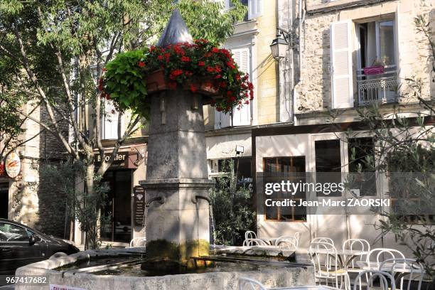 La fontaine de la rue Elie Louis Julien a Oraison, commune située dans le département des Alpes de Haute Provence en region Provence Alpes Côte...